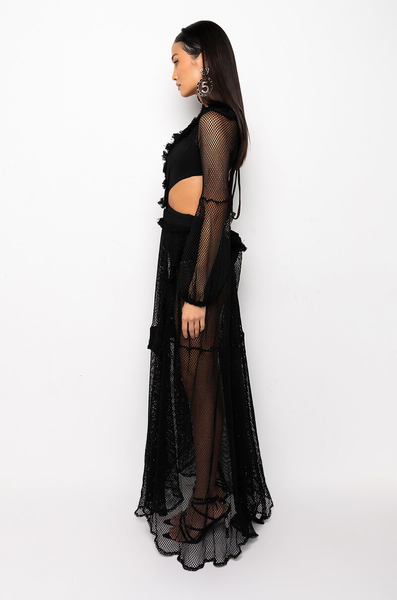 GIVING OFF LOOKS MAXI LACE DRESS