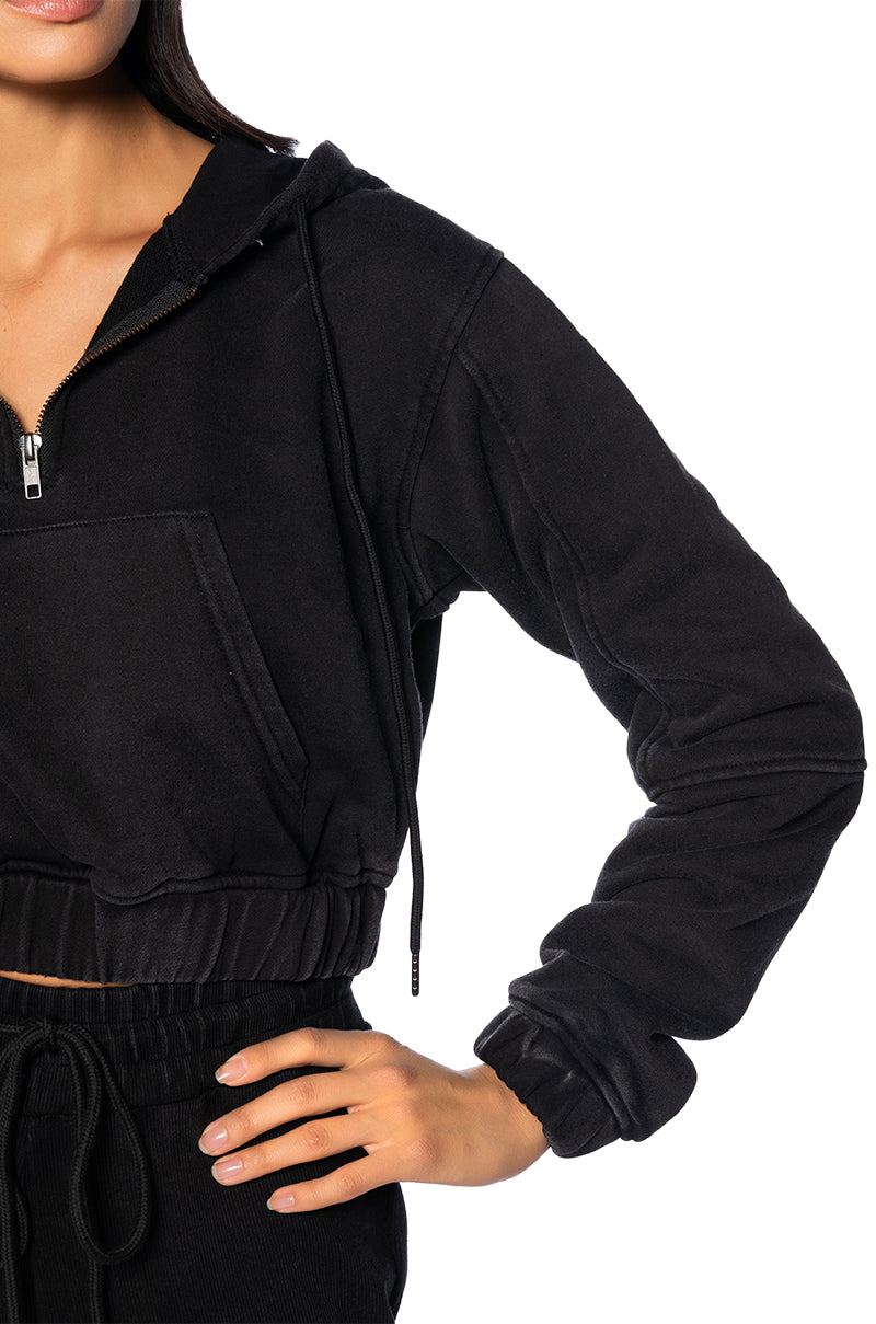 HURRICANE HALF ZIP CROPPED HOODIE
