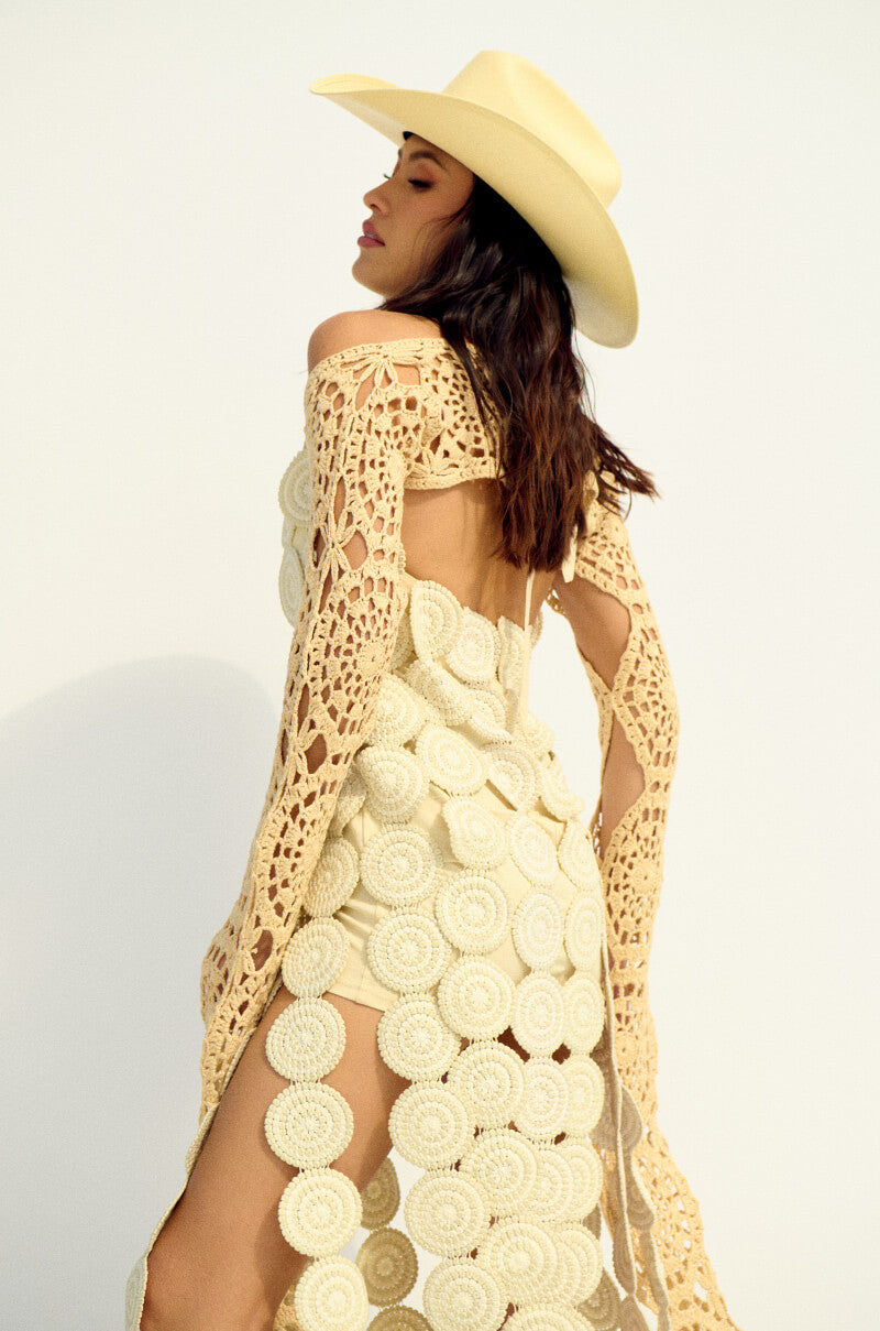 LONG SLEEVE CROCHET BOLERO IN BEIGE