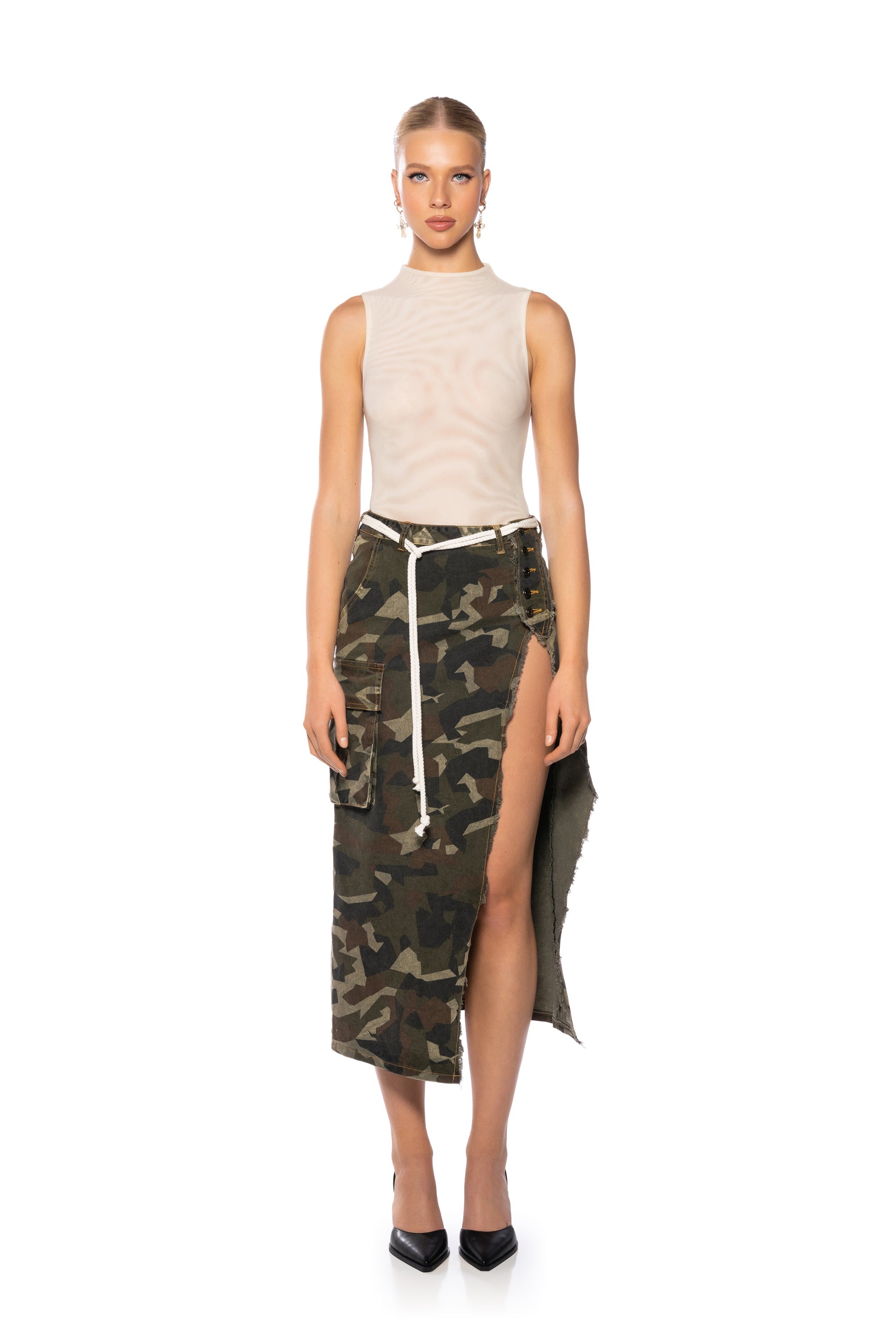 LOOKING UP CAMO MIDI SKIRT