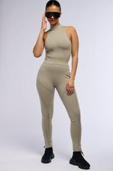 MODEL OFF DUTY HIGH WAIST LEGGING IN GREEN