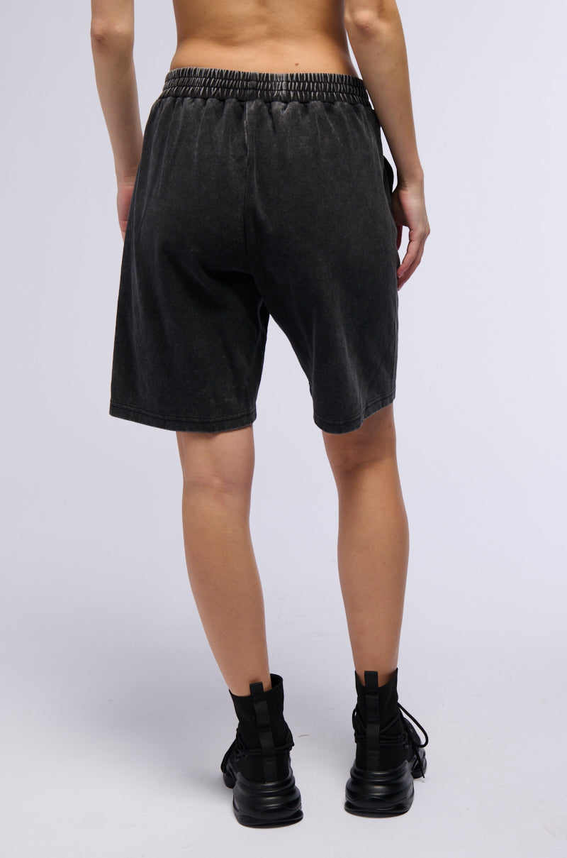 MONTANA MINERAL WASH SWEATSHORT