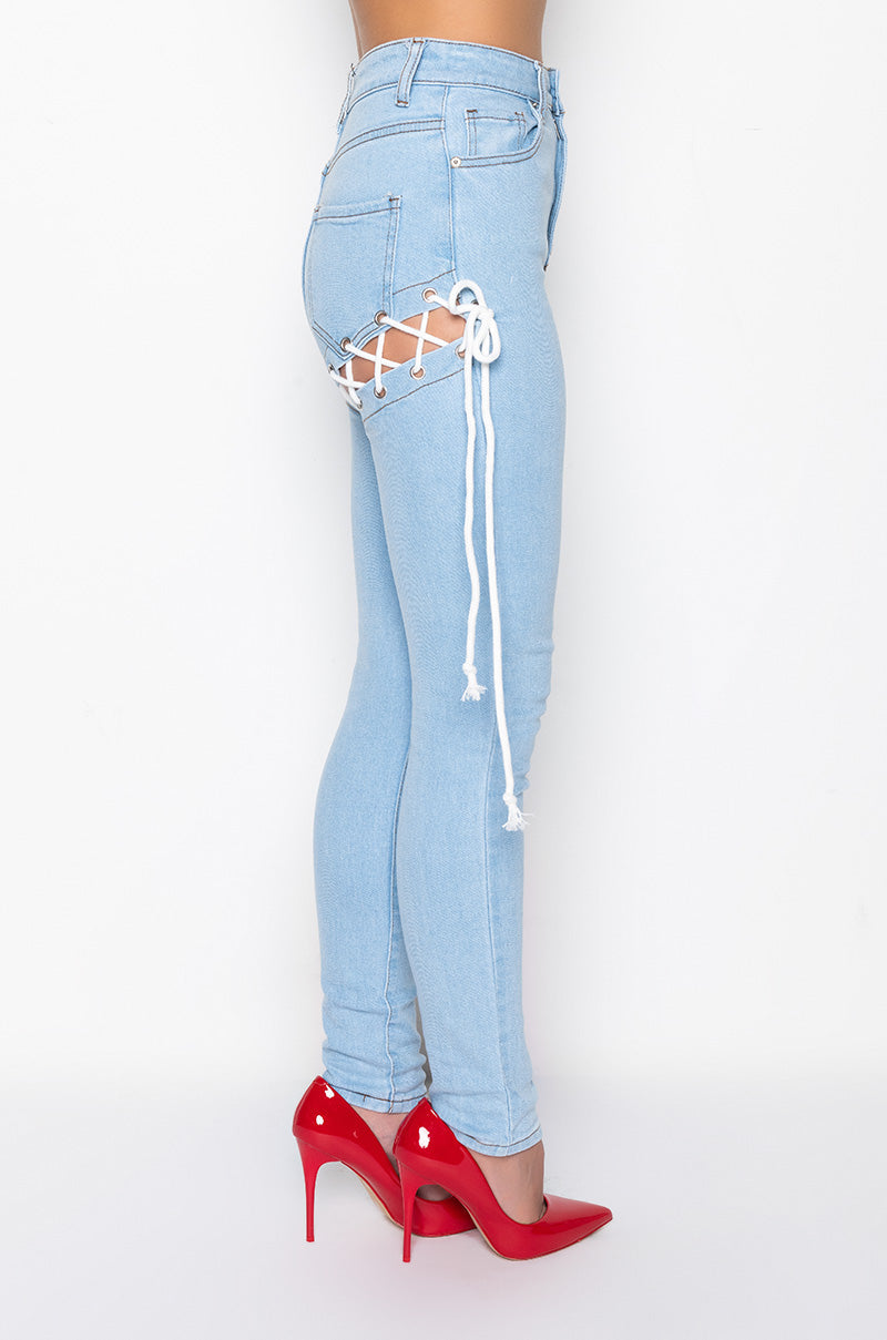PEEK-A-BOOTY SKINNY JEANS