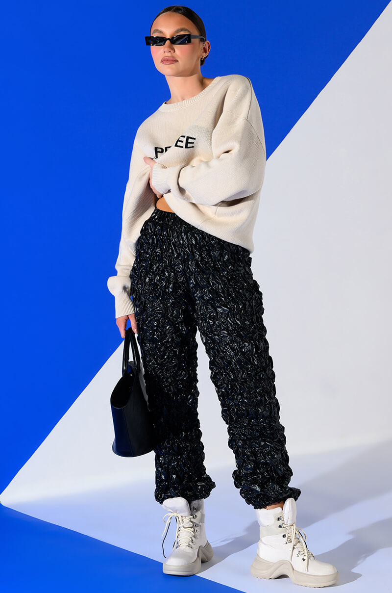 PRETTY COMMITTEE OVERSIZED SWEATER