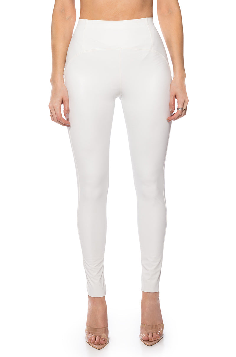 RIO FAUX LEATHER HIGH RISE LEGGING IN WHITE