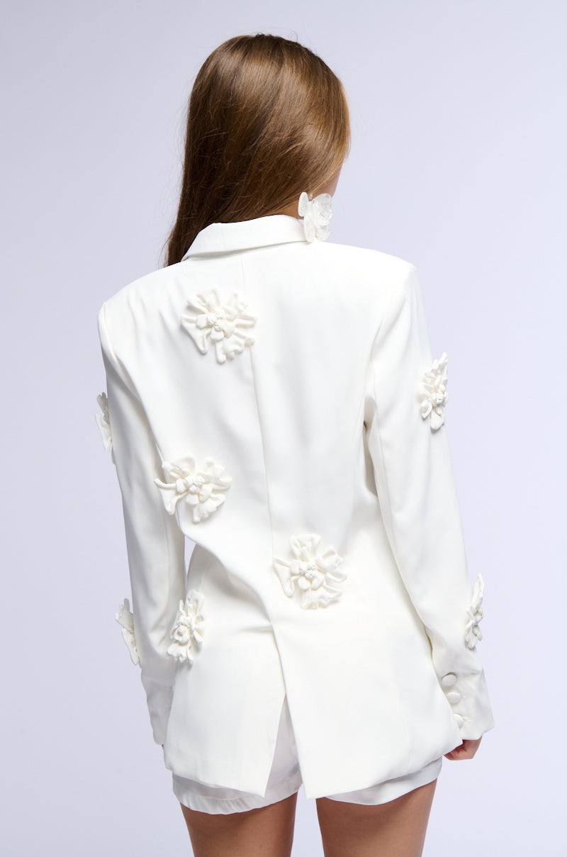 RUMI MONOCHROME FLORAL BLAZER IN WHITE