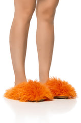 FURRY FUR SLIPPERS IN ORANGE