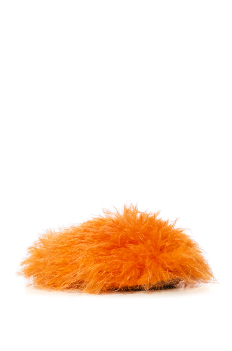 FURRY FUR SLIPPERS IN ORANGE