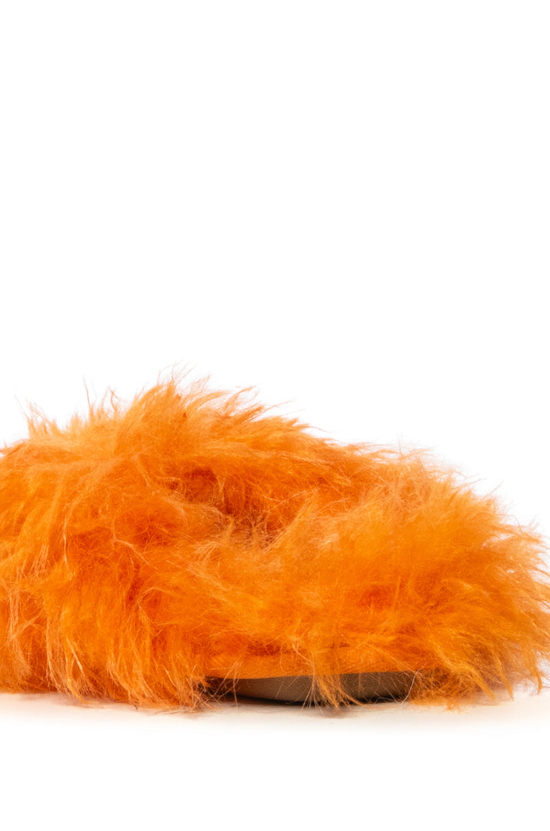 FURRY FUR SLIPPERS IN ORANGE